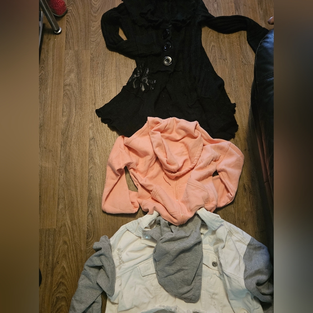 LOT Of 3 women's sweaters.